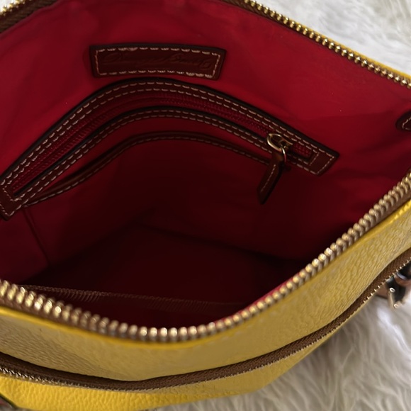 Dooney and bourke yellow leather cross body purse - Picture 5 of 9